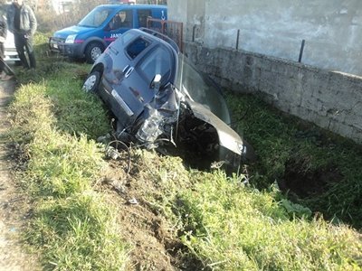 ARACIYLA KANALA UÇTU, BURNU B?LE KANAMADI