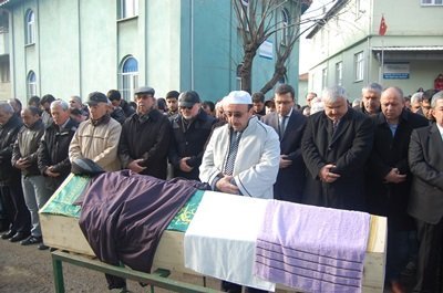 İŞADAMI İSMAİL RECAİ ŞANLI’NIN BABASI SON YOLCULUĞUNA UĞURLANDI