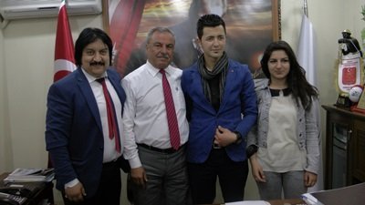 BAŞKAN İNAM’DAN SANATÇI GÖNÜLTAŞ’A DESTEK