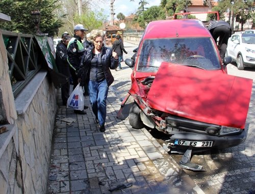 BARTIN’DA TRAFİK KAZASI: 1 YARALI