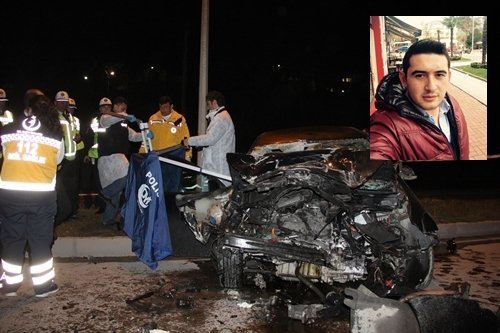 BARTIN’DA OTOMOBİL, TIR’A ARKADAN ÇARPTI: 1 ÖLÜ, 1 YARALI