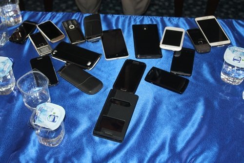 GM?S KONGRES?'NDE OY FOTO?RAFLAMA GERG?NL???