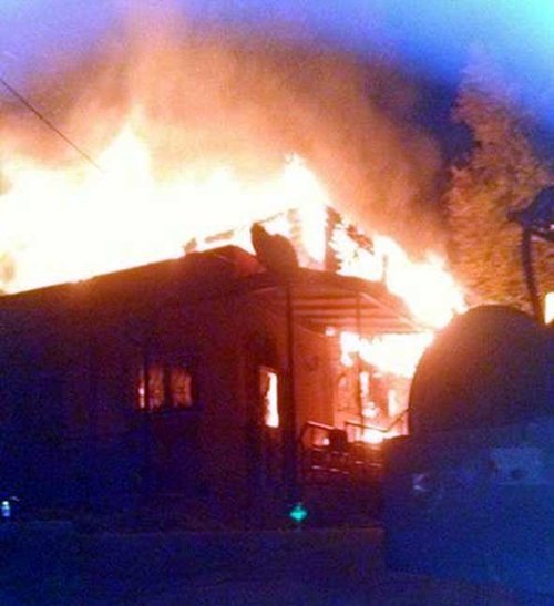 AHŞAP BİNADA YANGIN