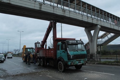 ÜST GEÇ?DE TAKILAN V?NÇ FAC?AYA YOL AÇIYORDU