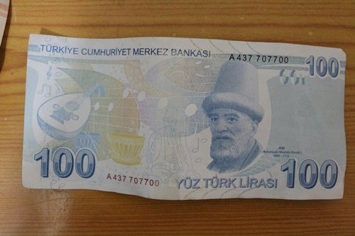 TOSYA'DA P?YASAYA SAHTE PARA SÜREN 3 K??? YAKALANDI