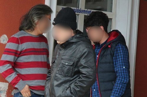 İNTERNETTEN ESKORT KIZ İSTEDİ, 800 TL DOLANDIRILDI