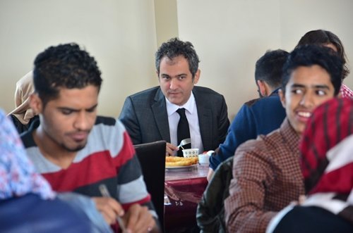 REKTÖR ÖZER; YABANCI Ö?RENC?LERLE KAHVALTIDA BULU?TU