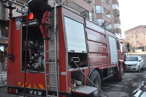 KAZAN DA?RES?NDEK? DUMANLAR APARTMAN SAK?NLER?N? AYA?A KALDIRDI