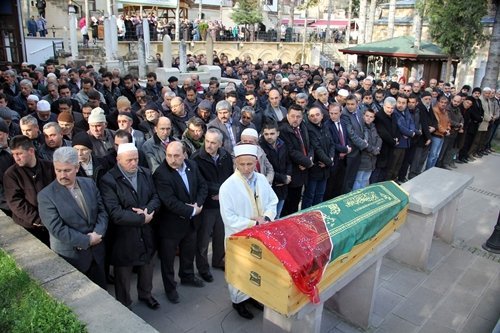 LÖSEM?YE YEN?LEN GENÇ KIZ TOPRA?A VER?LD?