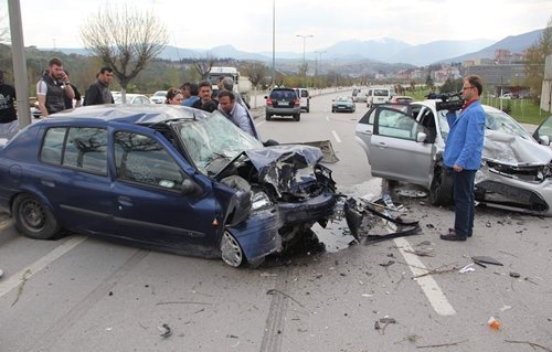 KARABÜK'TE TRAF?K KAZASI: 5 YARALI