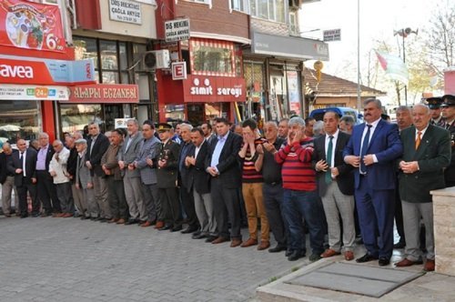 EMEKL? ASTSUBAY ASKER? TÖRENLE TOPRA?A VER?LD?