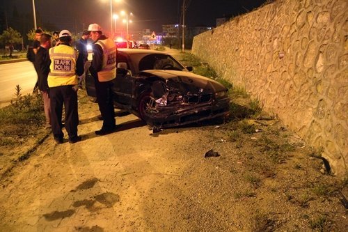 BARTIN?DA TRAF?K KAZASI: ?K? YARALI