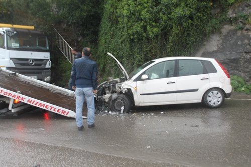 HATALI SOLLAMA KAZAYA NEDEN OLDU: 2 YARALI