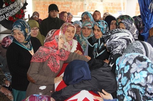 ASTE?MEN?N SIR ?NT?HARI ?NT?HAR EDEN ASTE?MEN MEMLEKET?NDE TOPRA?A VER?LD?