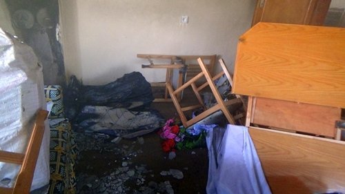 EV? YANAN KADIN HASTANEL?K OLDU