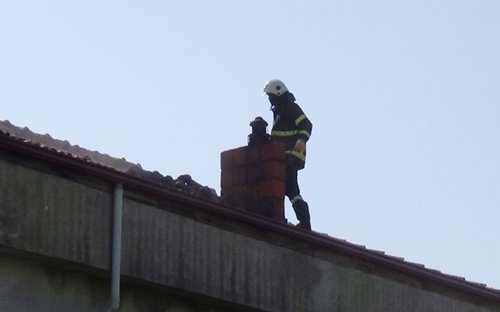 EV? YANAN KADIN HASTANEL?K OLDU