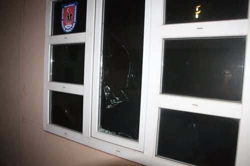 DÜĞÜNDE KIZ KAÇIRMA KAVGASI: 3 YARALI