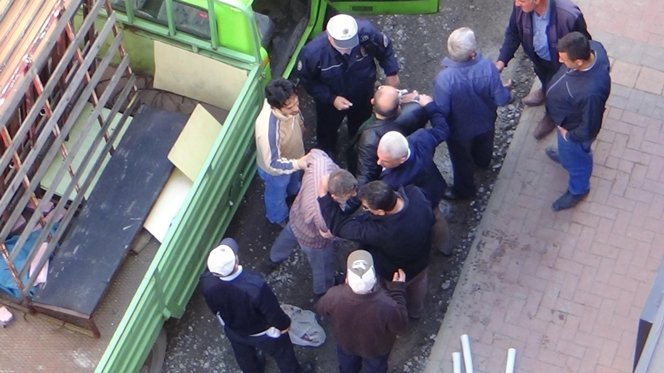 ZONGULDAK’TA SÜRÜCÜLERİN YOL KAVGASI