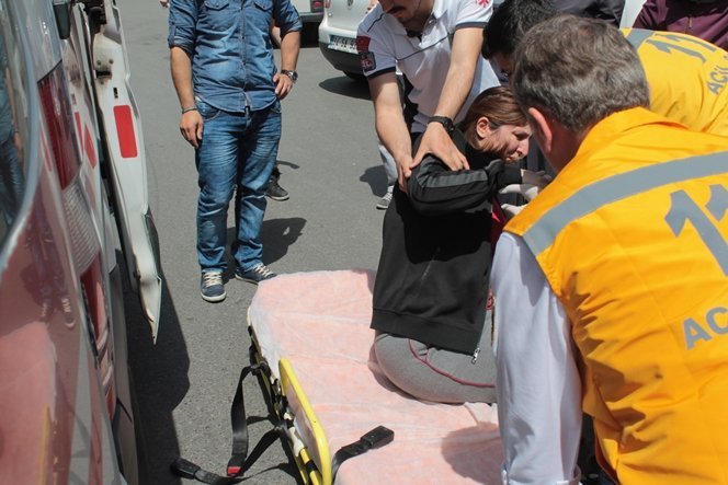 HAM?LE KADINA OTOMOB?L ÇARPTI