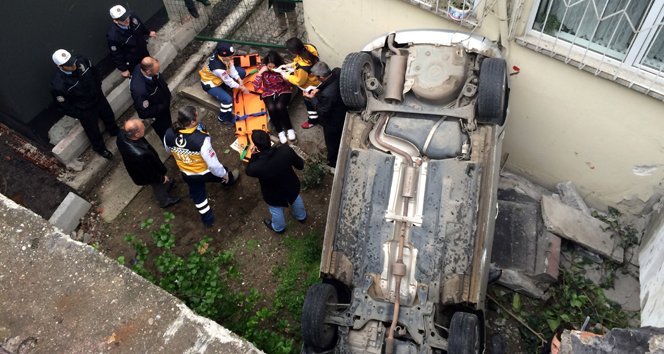 6 Metre Yükseklikten Apartmanın Bahçesine Uçtu