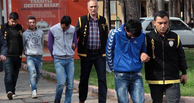 Bir Sosyal Paylaşım Sitesinden Kandırıp Arkadaşlarıyla Tecavüz Etti