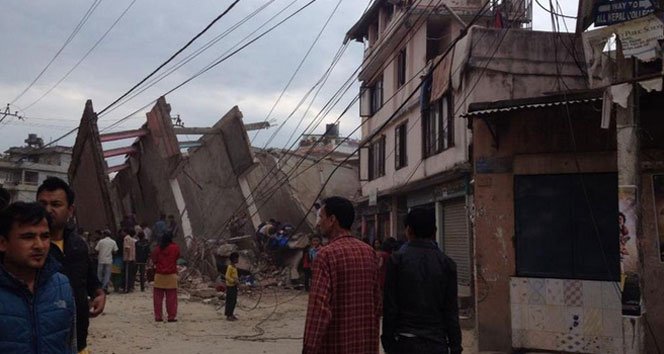 nepalde-buyuk-deprem-953172-664x354