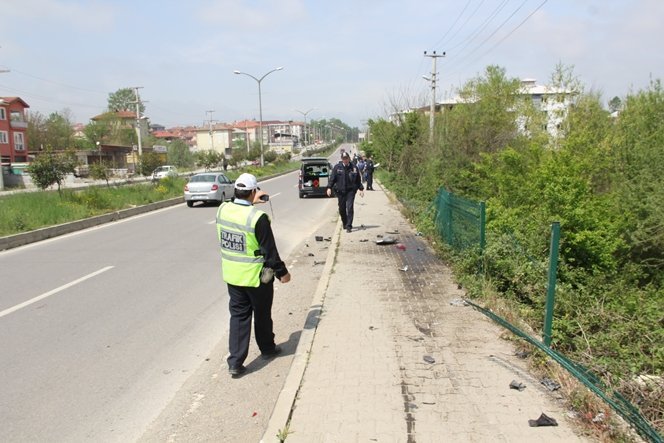 BARTIN'DA TRAF?K KAZASI: 1 YARALI HAVADA TAKLALAR ATAN OTOMOB?L DEREYE UÇTU