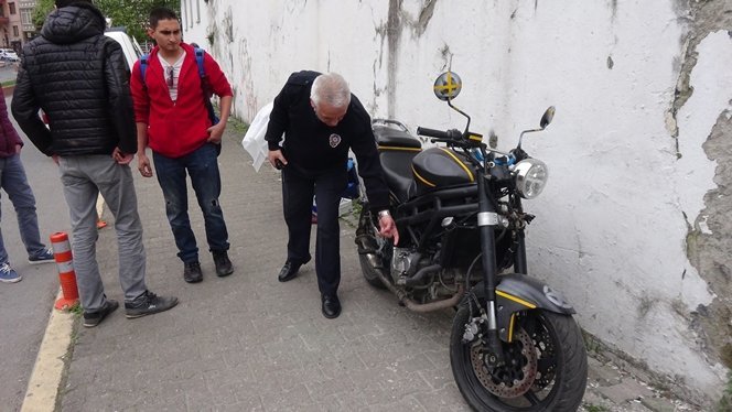 ÇALDIKLARI YARI? MOTORUNU ÇALI?TIRAMAYINCA BIRAKIP KAÇTILAR