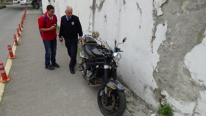 ÇALDIKLARI YARI? MOTORUNU ÇALI?TIRAMAYINCA BIRAKIP KAÇTILAR