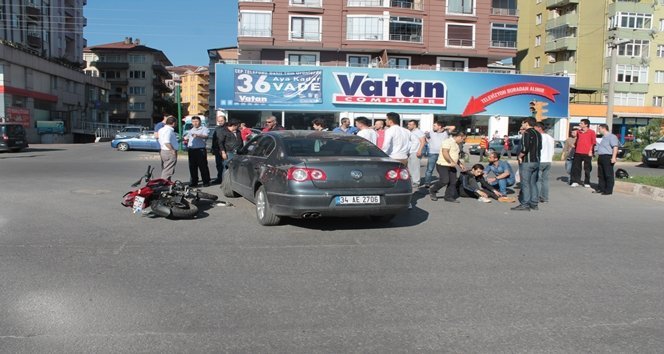 ÇARPTI?I OTOMOB?L?N ÜSTÜNDEN UÇTU