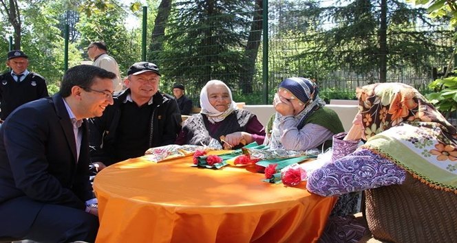 BA?KAN KANTARCI'DAN ANNELERE ANLAMLI Z?YARET