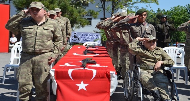 ENGELLİLER 1 GÜNLÜĞÜNE ASKER OLDULAR