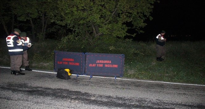 ERE?L??DE MOTOS?KLET KAZASI: 1 ÖLÜ KAZA YAPAN SÜRÜCÜ ARKADA?INI ÖLÜME TERK ED?P KAÇTI