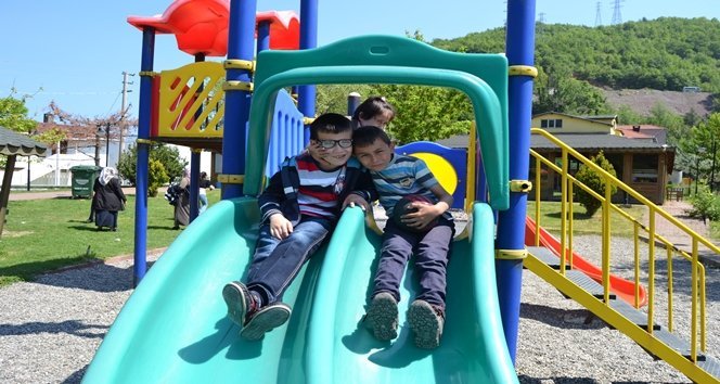 ÇATE? ELEKTR?K A.? ÖZEL Ö?RENC?LERLE KAHVALTIDA BULU?TU ÖZEL Ö?RENC?LER DOYASIYA E?LEND?LER; ÖZEL Ö?RENC?LER VE A?LELER? KAHVALTIDA BULU?TU