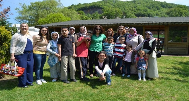 ÇATE? ELEKTR?K A.? ÖZEL Ö?RENC?LERLE KAHVALTIDA BULU?TU ÖZEL Ö?RENC?LER DOYASIYA E?LEND?LER; ÖZEL Ö?RENC?LER VE A?LELER? KAHVALTIDA BULU?TU