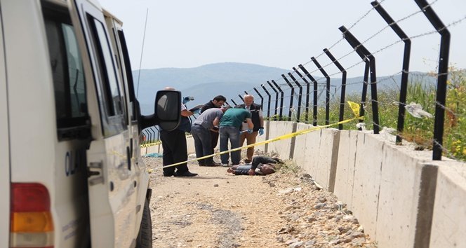 MEZARLI?IN DUVARINDA ÖLÜ BULUNDU