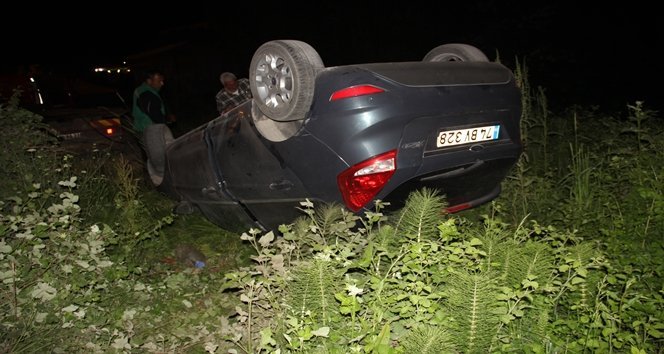 BARTIN?DA TRAF?K KAZASI: 1 YARALI OTOMOB?L, TAKLA ATARAK ?ARAMPOLE UÇTU