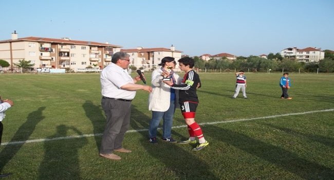 SALTUKOVASPOR-U19 FUTBOL TAKIMINA ?AMP?YONLUK KUPASI VER?LD?