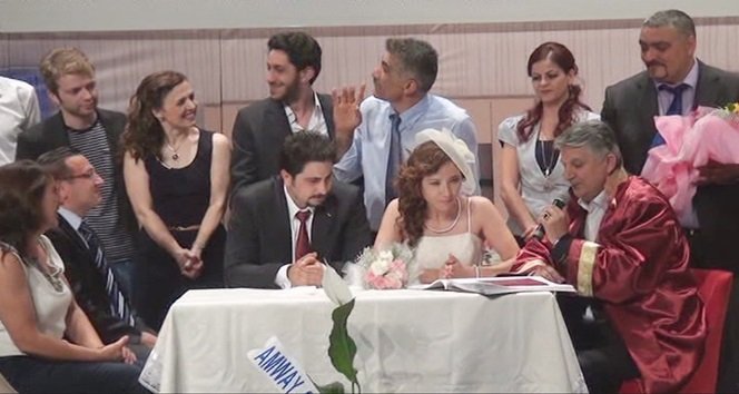 Boğulan Nikah Memurundan Geriye Kıydığı Nikahlardaki Fotoğraflar Kaldı