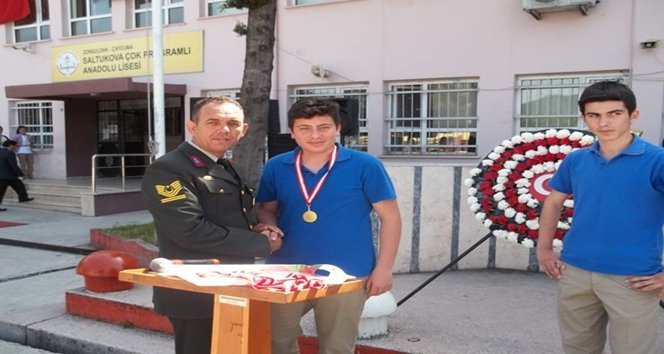 SALTUKOVA'DA 19 MAYIS CO?KUSU