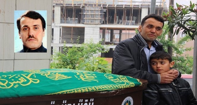 Babasını Son Yolculuğuna Gözyaşlarına Uğurlandı