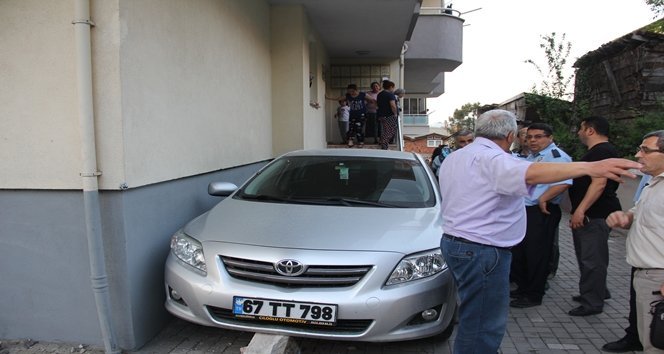 KAYAN OTOMOB?L BAHÇEYE UÇTU, FAC?A UCUZ ATLATILDI