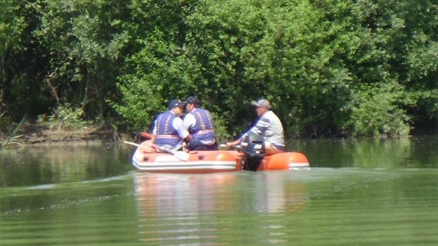 ÇARES?ZL?K ?Ç?NDE ANNELER?N?N BULUNMALARINI BEKL?YORLAR