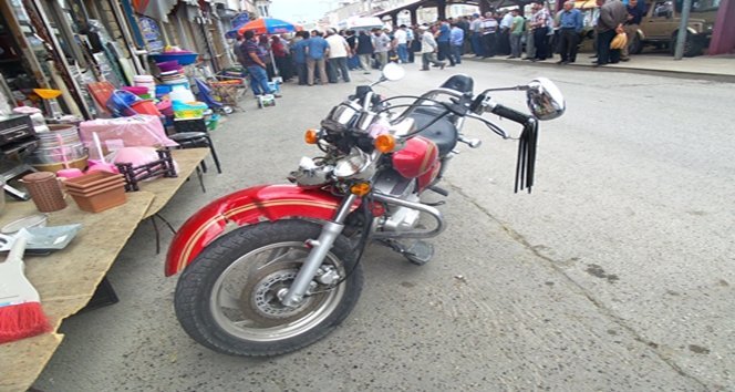 MOTOS?KLET YAYAYA ÇARPTI: 2 YARALI