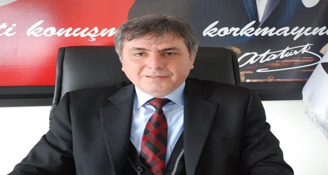 BELED?YE BA?KANI KAZADA YARALANDI ?K? OTOMOB?L?N KAFA KAFAYA ÇARPI?TI?I KAZADA 5 K??? YARALANDI