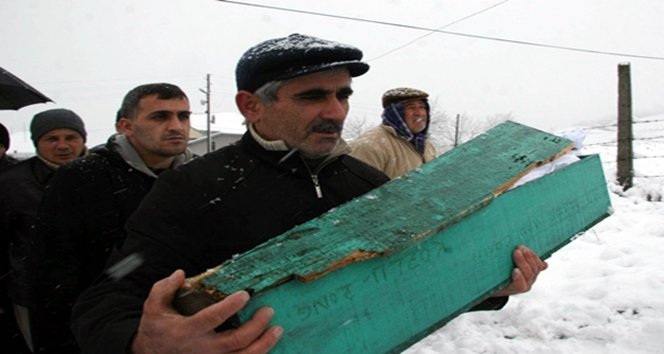 ZONGULDAK'TA ÖLDÜRÜLEN ÇOCU?UN DAVASINDA KOM?U TUTUKLANDI
