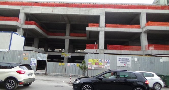 KAFASINA KALAS DÜ?EN ??Ç? YARALANDI