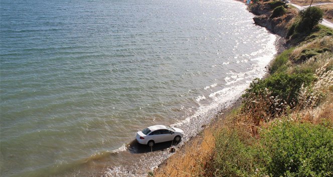 Alkollü kadının kullandığı otomobil denize uçtu