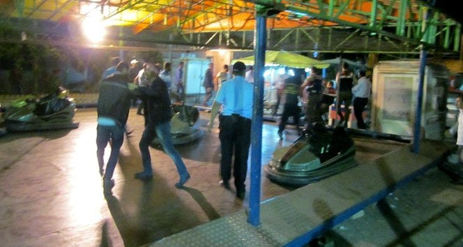 Çilek festivali savaşa döndü: 5 yaralı