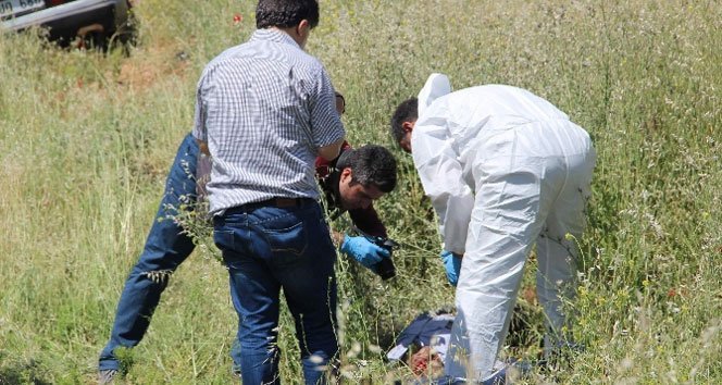 Fren yerine gaza basan sürücü yayayı ezdi